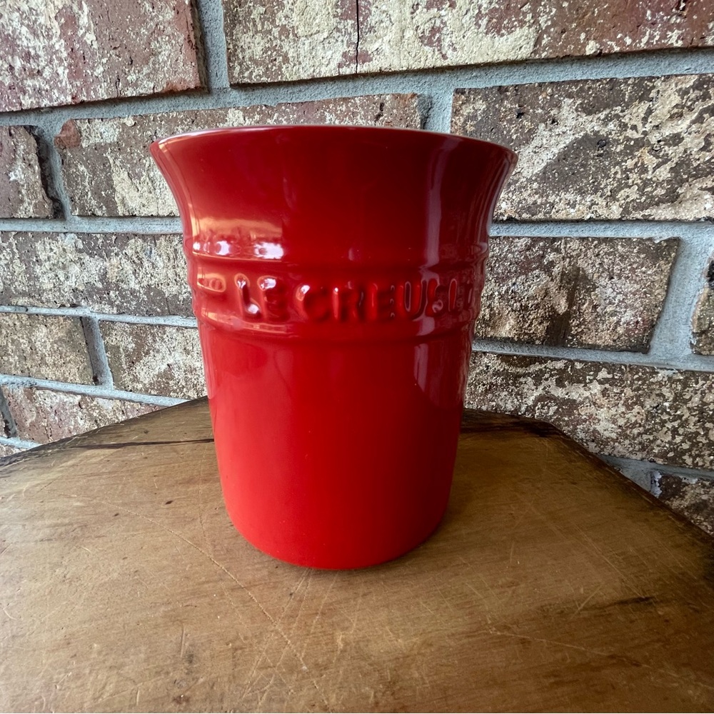 Le Creuset Utensil Holder Righteous Red! 6” Tall 5” Diameter Excellent!